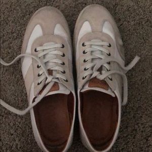 Men Ecco used shoes size 9&1/2 for men.